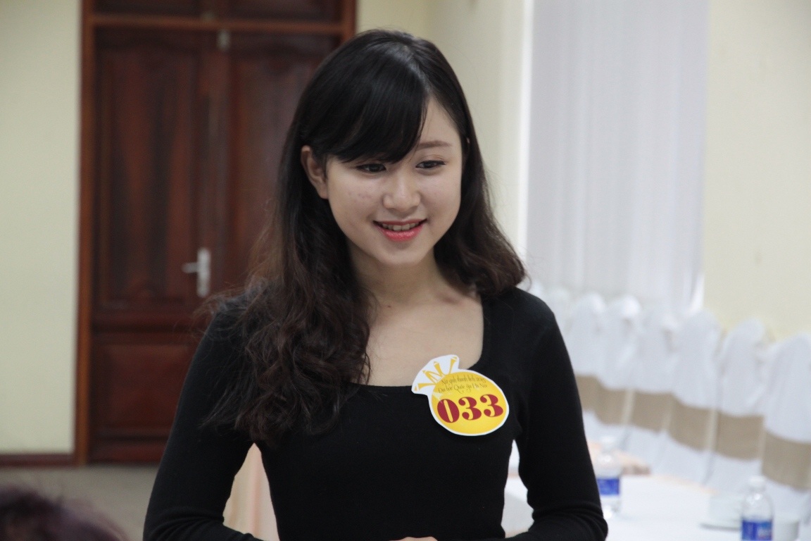Ngắm vẻ đẹp của nữ sinh thanh lịch ĐHQG Hà Nội 2015 - 6 Nữ sinh Nguyễn Vũ Hồng Ngân.