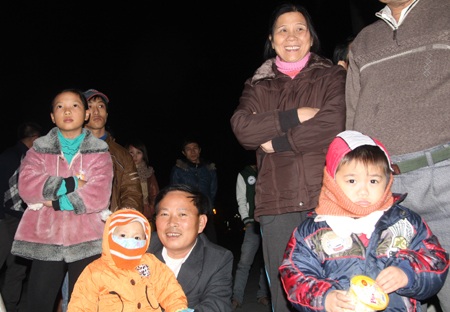 Về miền ví dặm.