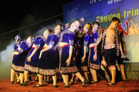 Tiết mục múa Mùa về.