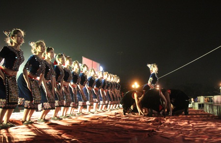 Tiết mục múa Mùa về.