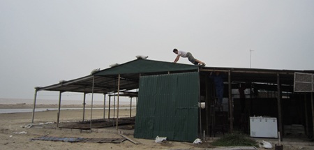 Miền Trung hối hả chạy bão - 4