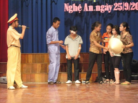 Nghệ An: Chung kết hội thi Tìm hiểu ATGT cấp THCS  - 1