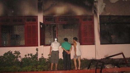 Cháy lớn suốt 2 giờ tại Ngân hàng Nông nghiệp Nam Đàn - 7