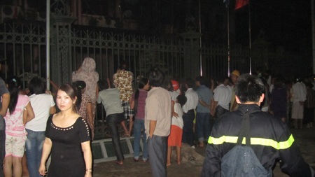 Cháy lớn suốt 2 giờ tại Ngân hàng Nông nghiệp Nam Đàn - 10