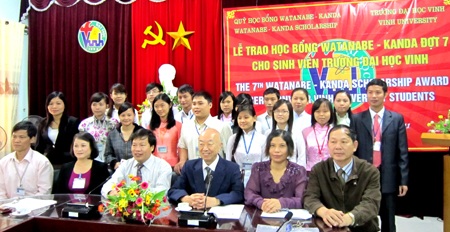 Học bổng Watanabe - Kanda đến với cho SV nghèo ĐH Vinh - 2