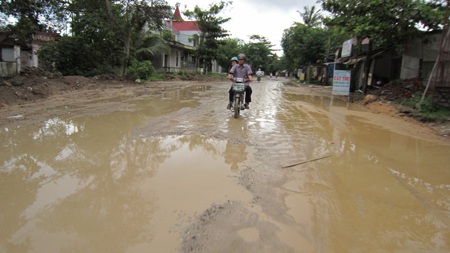 Con đường đau khổ trong lòng thành phố  - 1