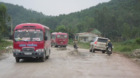 Quốc lộ 48 và những hình ảnh “thách thức” tài xế - 8