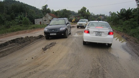 Quốc lộ 48 và những hình ảnh “thách thức” tài xế - 13