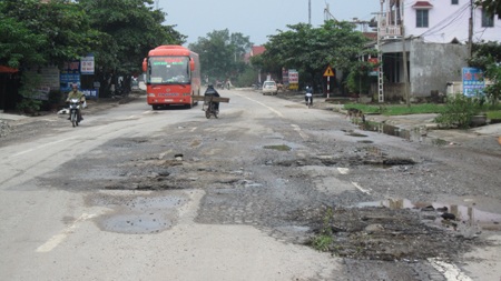 Quốc lộ 48 và những hình ảnh “thách thức” tài xế - 1