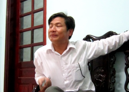 Nhiều giáo viên hợp đồng bỏ dạy vì bị thuyên chuyển  - 3