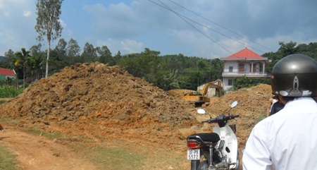 Ly kỳ chuyện xới tung vườn tìm “kho báu” vì... một giấc mơ - 3