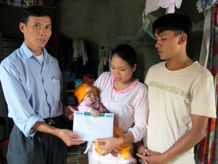 Bạn đọc tiếp sức bé không hậu môn, tim bẩm sinh - 1 Bạn đọc tiếp sức bé không hậu môn, tim bẩm sinh - 1