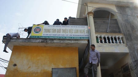 10.000 người chen chân giành suất kiểm tra tiếng Hàn - 3