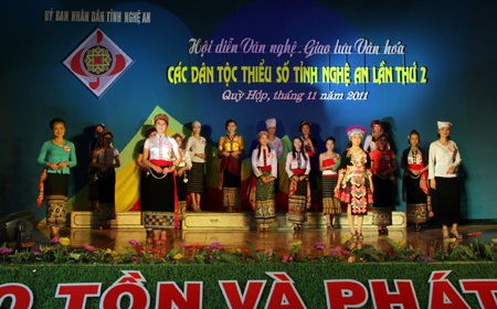 Giao lưu văn hoá các dân tộc thiểu số tỉnh Nghệ An lần thứ 2 - 15