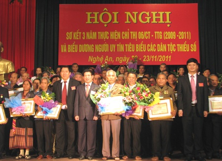 Biểu dương hơn 70 già làng có uy tín trong phong trào bảo vệ Tổ quốc  - 4