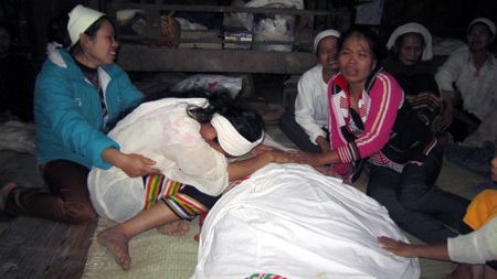 Ai là lâm tặc thật sự trong vụ lật xe thảm khốc?  - 4