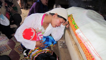 Ngày đại tang bên dòng Tà Khốp - 2