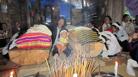 Ngày đại tang bên dòng Tà Khốp - 3