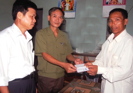 Gặp nông dân cứu 6 người chới với trên sông Lam  - 3