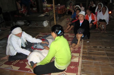 Ai là lâm tặc thật sự trong vụ lật xe thảm khốc?  - 2