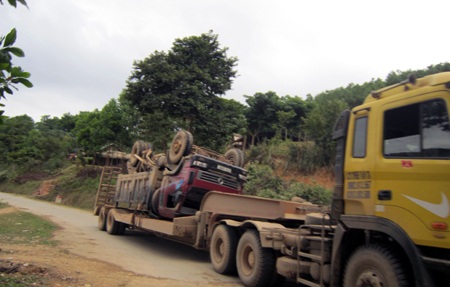 Vụ lật xe thảm khốc: CQĐT triệu tập thêm một cán bộ kiểm lâm  - 3