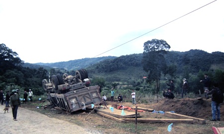 Vụ lật xe thảm khốc: CQĐT triệu tập thêm một cán bộ kiểm lâm  - 1