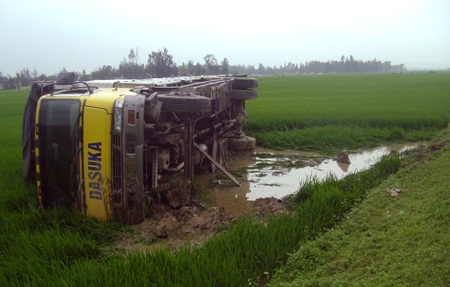 Tai nạn liên hoàn, nhiều người may mắn thoát chết