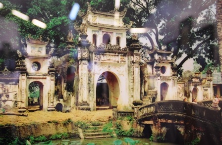 Tam quan chùa Bối Khê