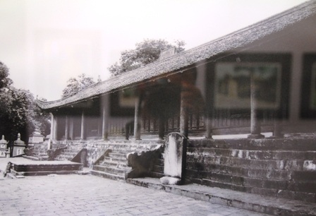 Tam Bảo chùa Trăm Gian (Hà Nội)