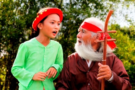 Khai mạc triển lãm ảnh nghệ thuật khu vực Bắc Trung Bộ - 1 Tác phẩm Trao truyền của Quang Dũng (Nghệ An) đạt giải Vàng