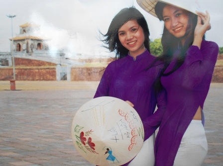 Tác phẩm Dáng Huế của Bùi Ngọc Vinh (Huế)