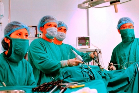 Khai mạc triển lãm ảnh nghệ thuật khu vực Bắc Trung Bộ - 2 Tác phẩm Phẫu thuật nội soi của Từ Thành (Nghệ An) đạt giải Bạc