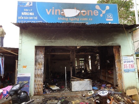 Hiện trường vụ cháy cửa hàng chị Nga (Ảnh chụp sáng ngày 7/11)