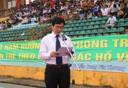 Ông Ngũ Duy Anh - Vụ trưởng vụ Công tác HS-SV, Bộ GD&ĐT phát biểu khai mạc giải.