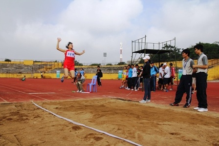 Các bộ môn thi đấu diễn ra sôi nổi.