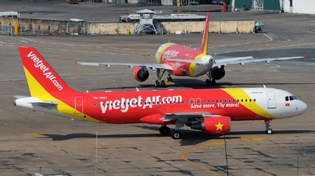 Lễ cắt băng khai trương đường bay mới Tp.HCM- Vinh của hãng hàng không VietJetAir