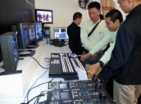 Sáng ngày 19/12, BTC LHTHTQ lần thứ 32 đã khai mạc triển lãm công nghệ kỹ thuật truyền hình