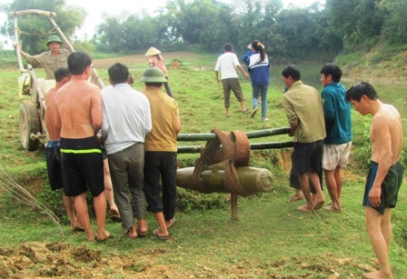  Quả bom nặng 500 cân Anh được phát hiện gần cầu Rộ, Thanh Chương (Nghệ An)