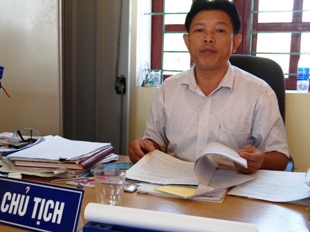 Ông Nguyễn Văn Hào trao đổi với PV Dân trí