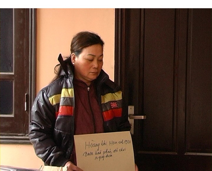 Đối tượng Hoàng Thị Hoa đang bị cơ quan công an bắt giữ để điều tra, làm rõ nguyên nhân.