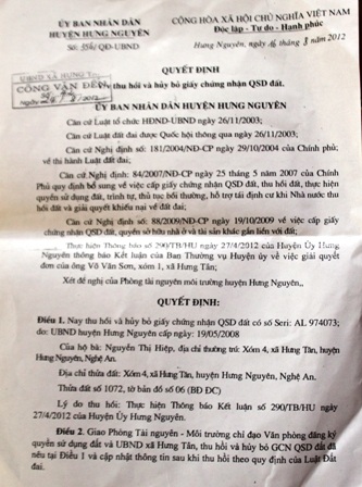 Bà Hồ Thị Bình bị thương đang nằm điều trị tại bệnh viện Đa khoa huyện Hưng Nguyên
