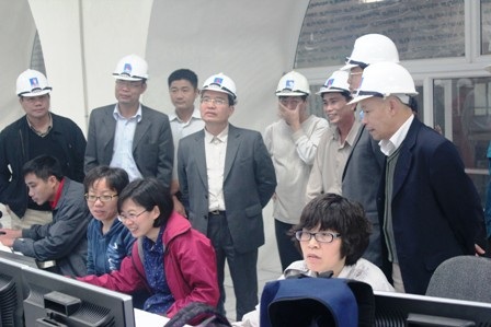 Nhà máy thủy điện Hủa Na đóng điện tổ máy số 1