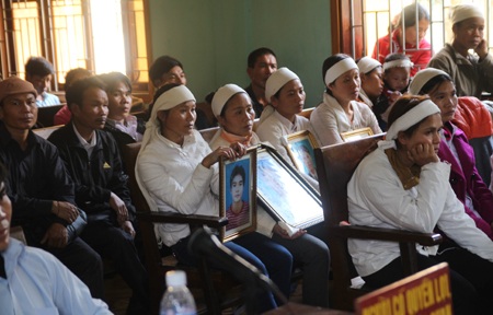 Người nhà nạn nhân 