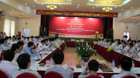 Hội nghị triển khai các dự án mở rộng quốc lộ 1A.