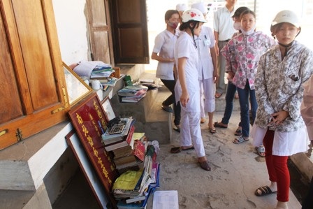 Các y bác sĩ chưa hoàn hồn sau vụ cháy.