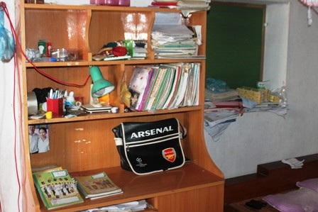 Góc học tập của Nam