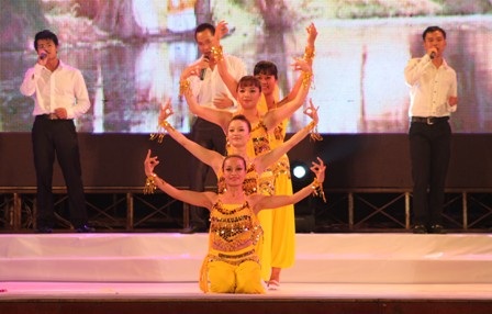 Nhiều tiết mục được dàn dựng công phu, đẹp mắt