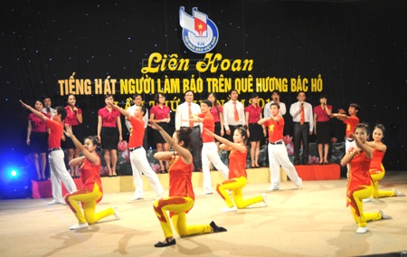 Ấn tượng chương trình Tiếng hát những người làm báo trên quê hương Bác