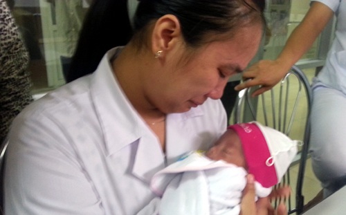 Bác sỹ Trương Lệ Thi là người khóc nhiều nhất vì bé Nam.