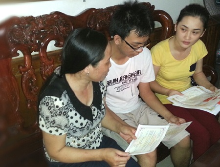 Thành Trung và mẹ tâm sự cùng PV.